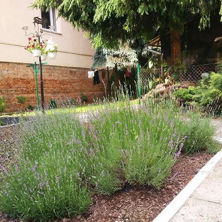 Apartment On Zaliznychna Lviv Exterior photo