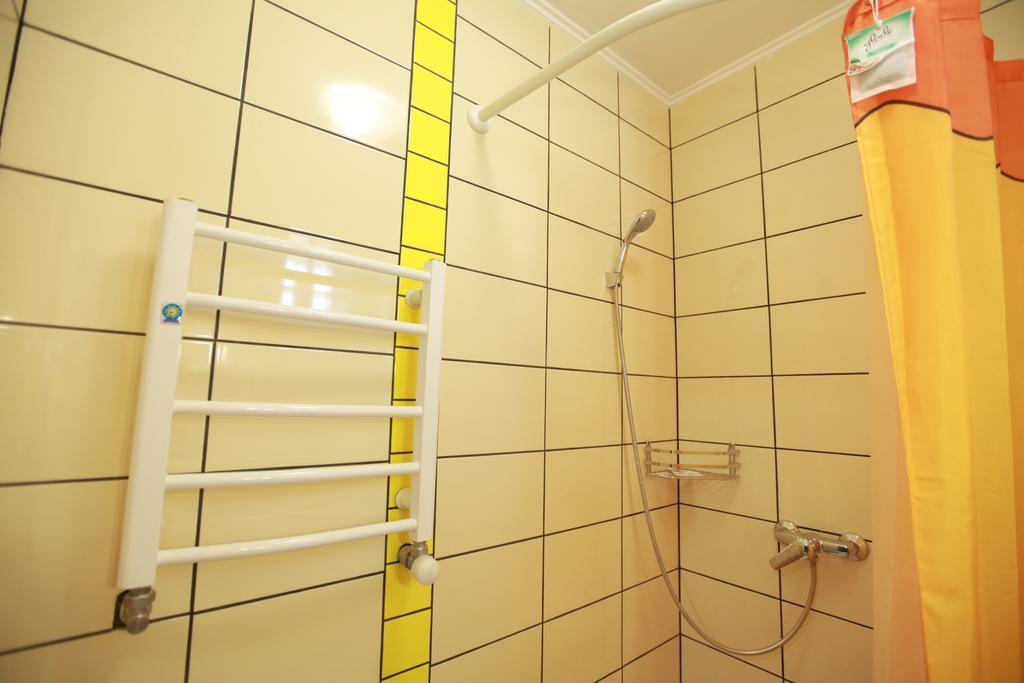 Apartment On Zaliznychna Lviv Room photo